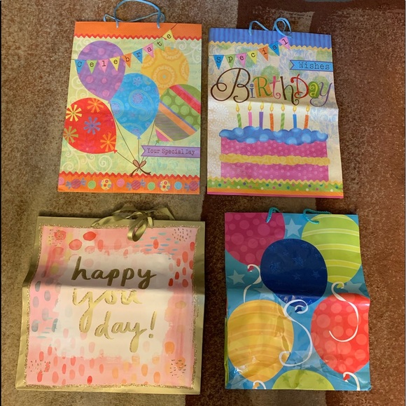 Lots of 32 Birthday Paper Gift Bags & 4 Wrapping Papers - Picture 2 of 4